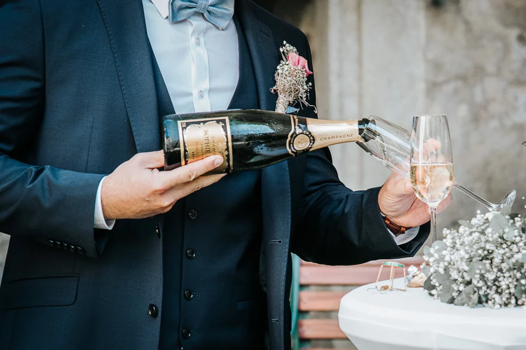 Hochzeit auf Schloss Egg Sektempfang am Schloss
