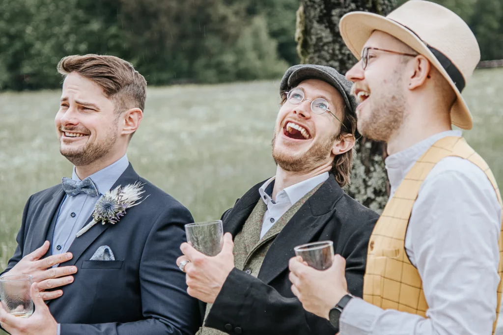 Heiraten auf der Gutsalm Harlachberg Getting Ready mit dem Bräutigam