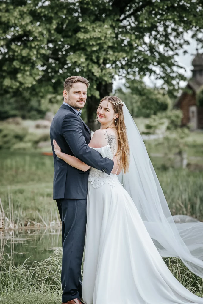 Natürliche Hochzeitsfotos auf der Gutsalm Harlachberg im Bayerischen Wald