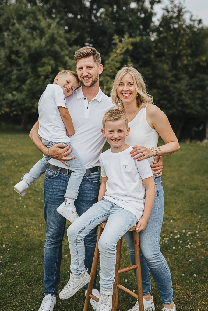 professionelle Familienfotos im Sommer