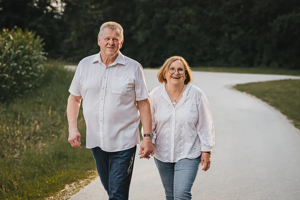 Natürliche Paarfotos in Deggendorf, Schreib mir für deinen persönlichen Termin