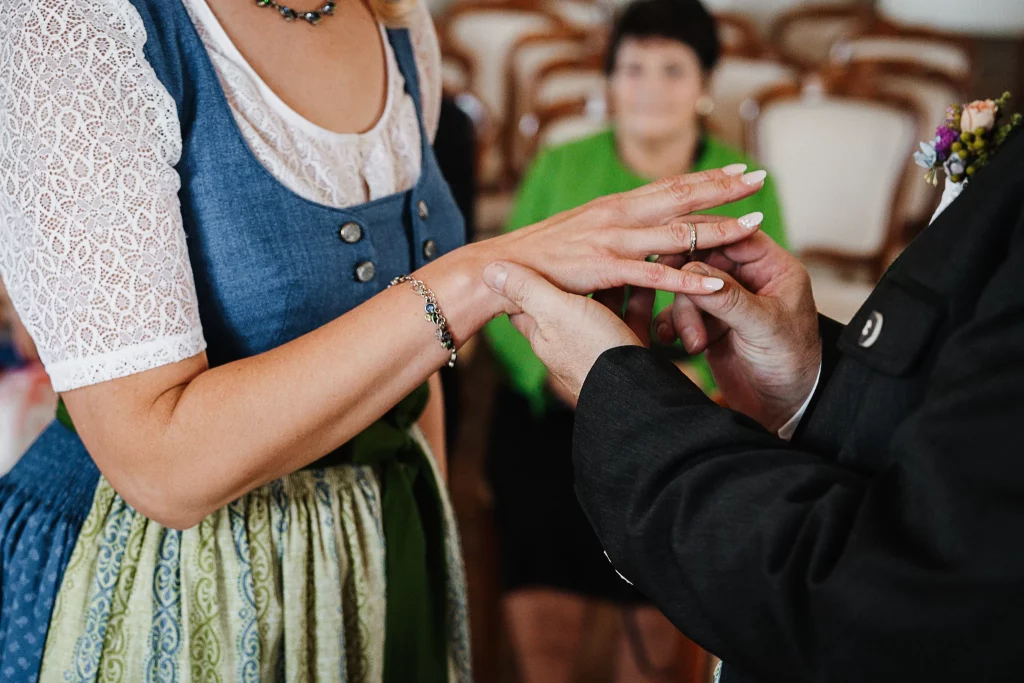 Hochzeit im Schloss Wörth, Emotionale Trauung