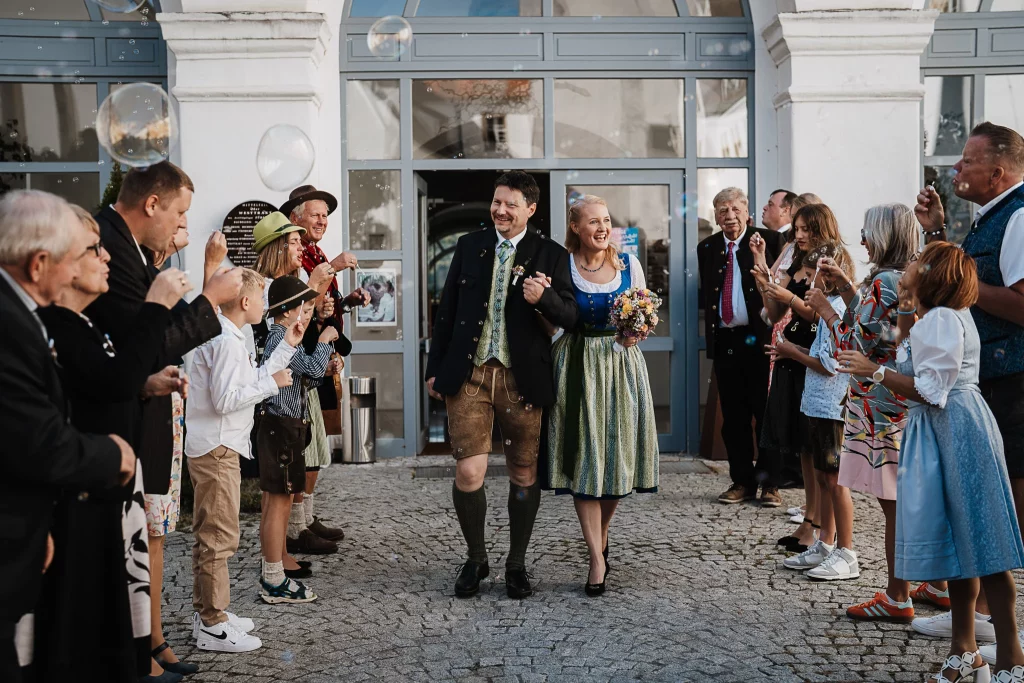 Hochzeit im Schloss Wörth, Emotionale Trauung