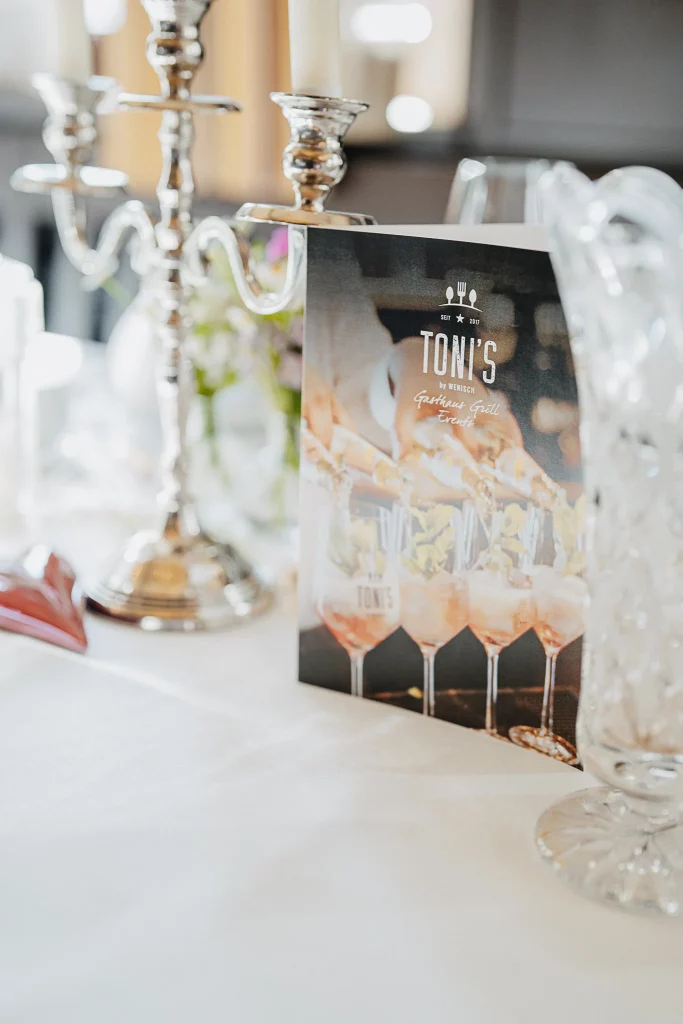Hochzeitslocation TONIs Straubing, Stilvolle Tischdekoration