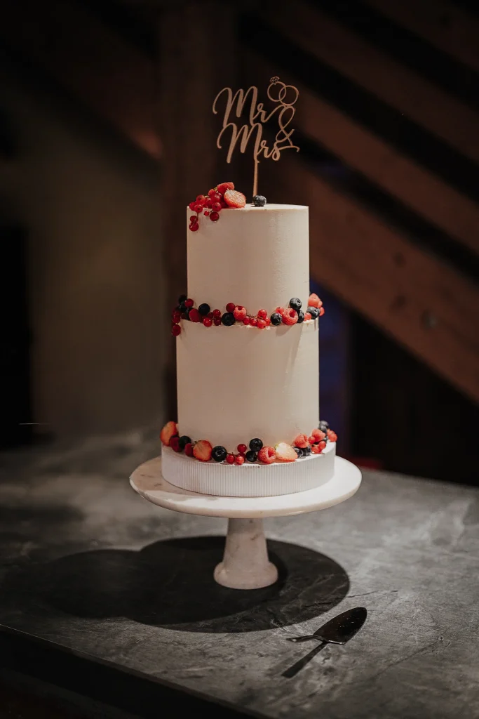 Hochzeitstorte Passau, Fruchtige Hochzeitstorte, Naked Cake Passau, Hochzeitsfotograf Passau, Hochzeitsfotograf Straubing