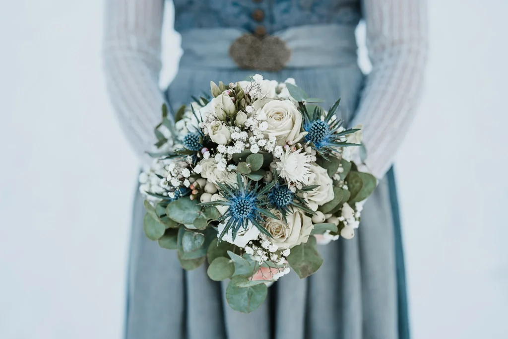 Hochzeitsfotos Berggasthof Hochpröller St. Englmar, Bayerischer Wald, Trachtenhochzeit, Winterhochzeit im Bayerischen Wald