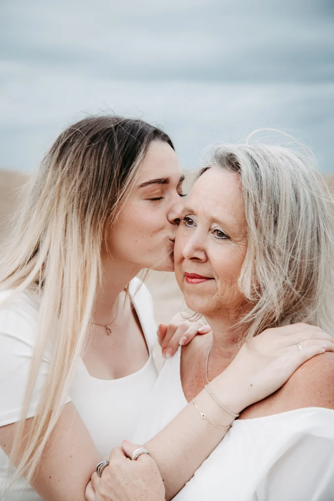 Mutter Tochter Fotoshooting in der Natur in Straubing