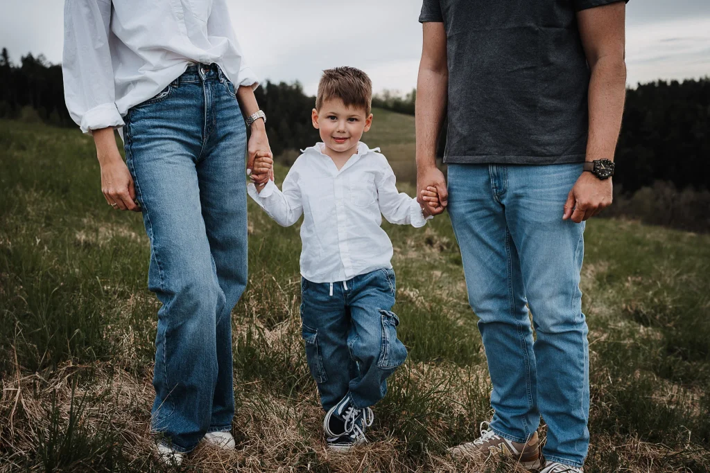 Glückliche Familie beim Fotoshooting in Straubing