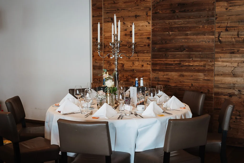 Tonis Straubing, Hochzeitslocation, Tischdekoration Hochzeit Tonis Straubing