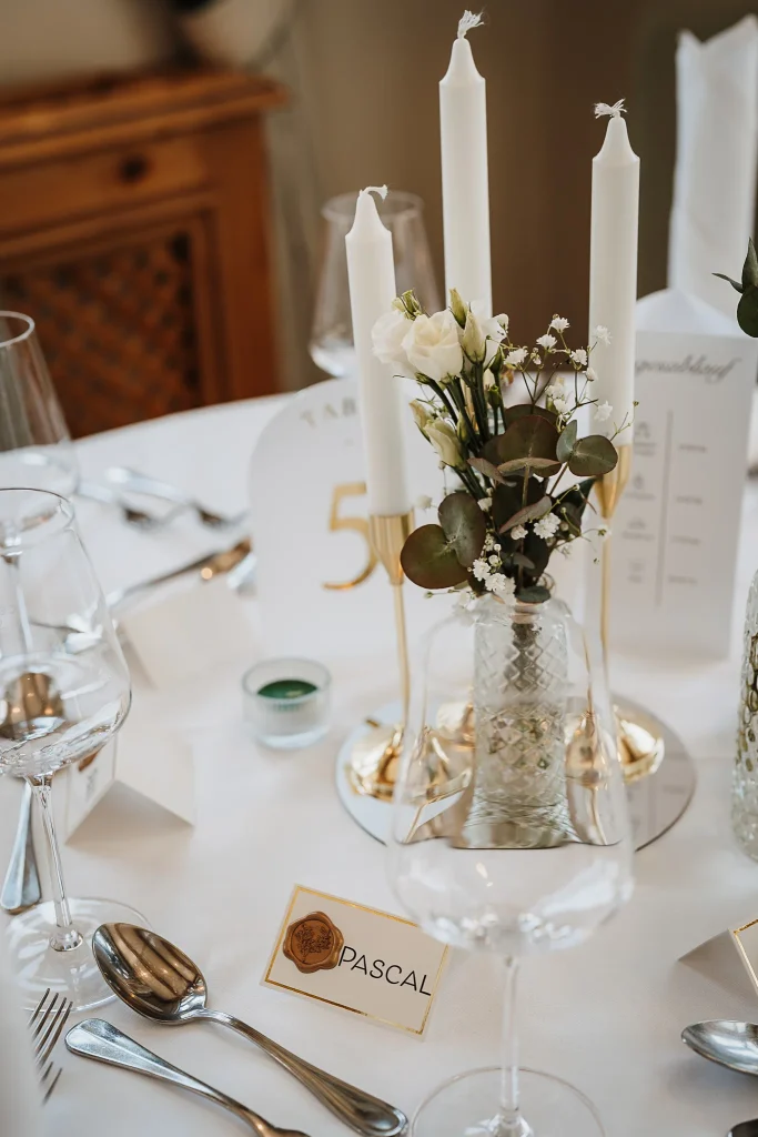 Hochzeitslocation Gut Altholz in Plattling, Tischdekoration