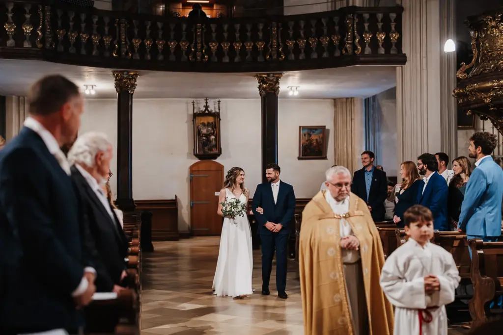 Hochzeit Grandsberger Hof Schwarzach Trauung Bogenberg Hochzeitsfotograf Straubing Hochzeitsfotos Deggendorf Hochzeitsfotos auf dem Bogenberg Hochzeitsfotos Grandsberger Hof