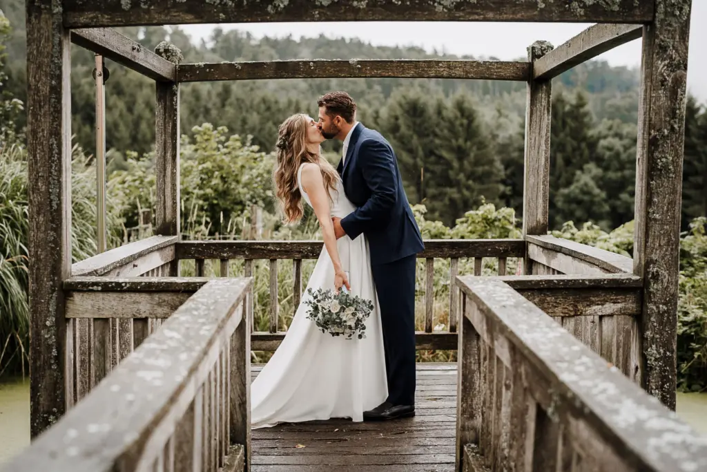 Hochzeit Grandsberger Hof Schwarzach Trauung Bogenberg Hochzeitsfotograf Straubing Hochzeitsfotos Deggendorf Hochzeitsfotos auf dem Bogenberg Hochzeitsfotos Grandsberger Hof
