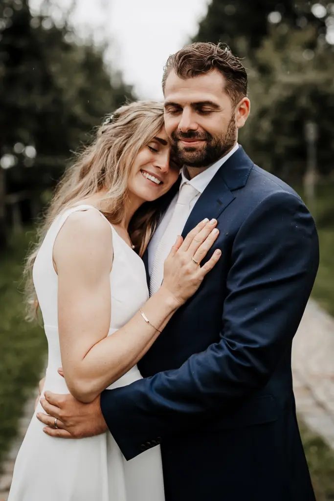 Hochzeit Grandsberger Hof Schwarzach Trauung Bogenberg Hochzeitsfotograf Straubing Hochzeitsfotos Deggendorf Hochzeitsfotos auf dem Bogenberg Hochzeitsfotos Grandsberger Hof