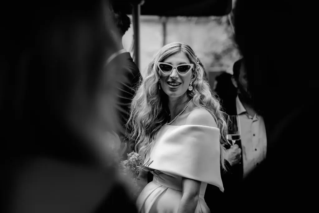 Hochzeit Schloss Isarau Aholming, Hochzeitsfotos im Stadl, Hochzeitsfotograf Bayern, Freie Trauung