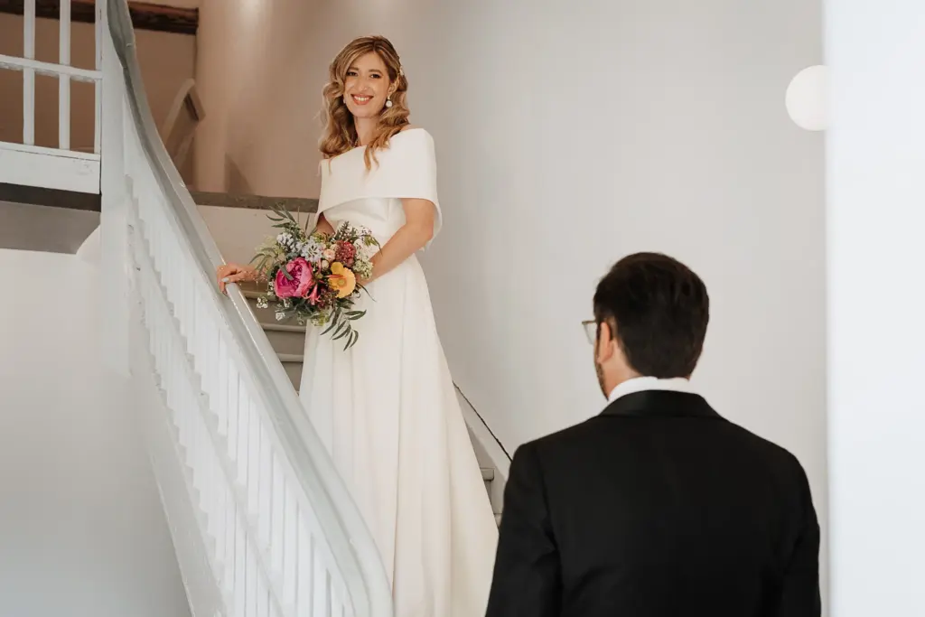 Hochzeit Schloss Isarau Aholming, Hochzeitsfotos im Stadl, Hochzeitsfotograf Bayern